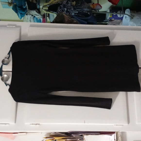 Black dress - Picture 6 of 7